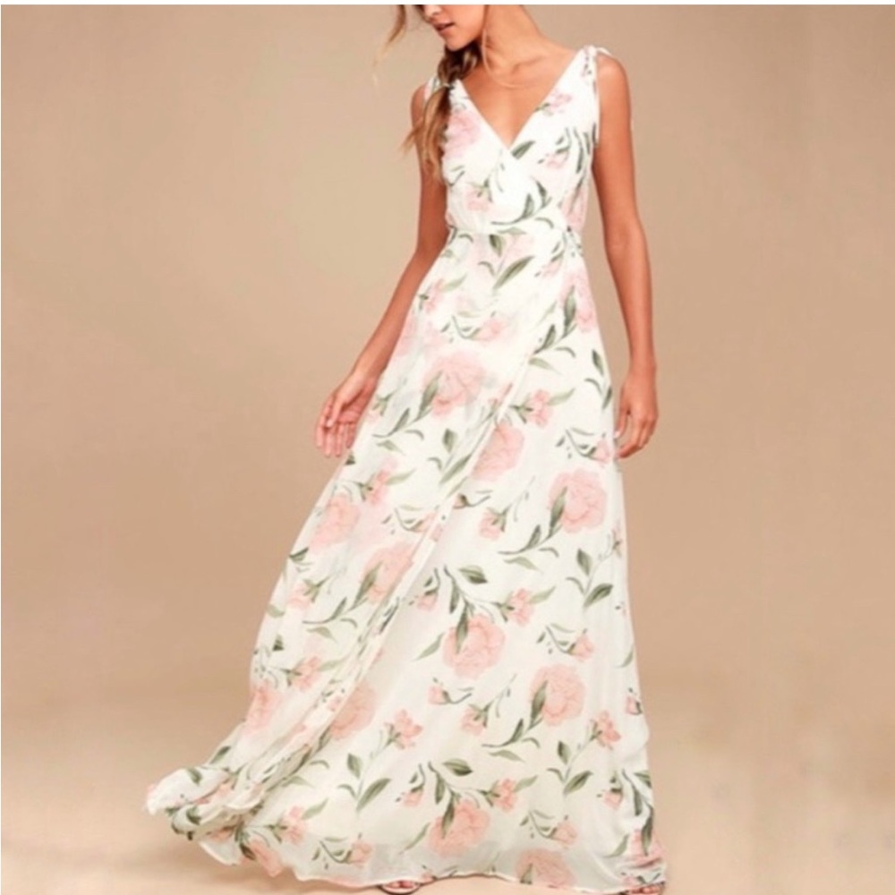 NWT Lulus “Romantic Possibilities” Floral formal bridesmaid dress- size XS